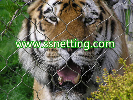 Stainless steel hand-woven zoo mesh1.jpg